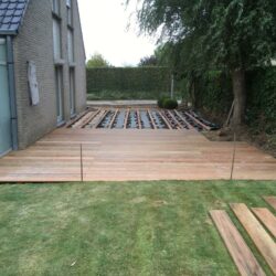 Terras laten aanleggen in hout